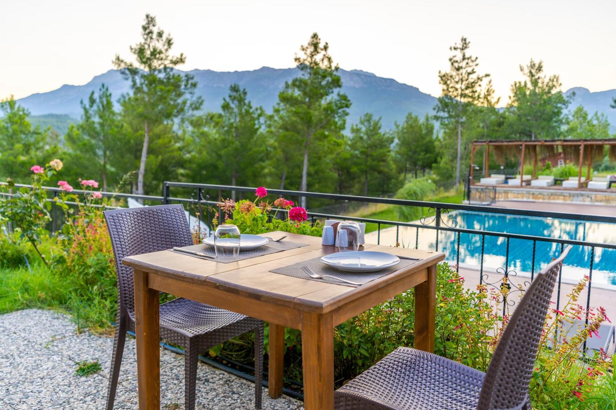 Maison Green Hill Hobbit Villas & Boutique Hotel Antalya Bagian luar foto