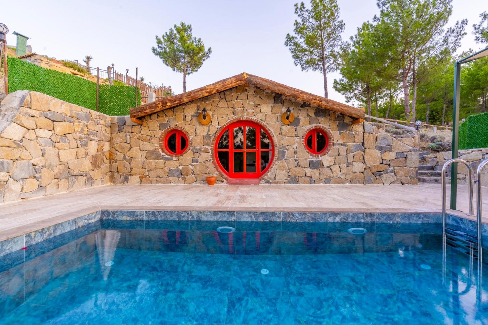Maison Green Hill Hobbit Villas & Boutique Hotel Antalya Bagian luar foto